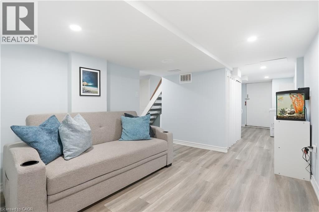 141 Mcanulty Boulevard, Hamilton, ON