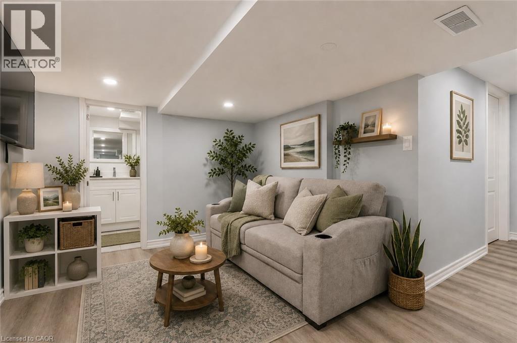 141 Mcanulty Boulevard, Hamilton, ON