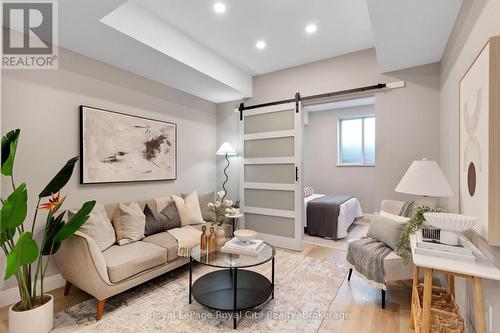 B2 - 105 BAGOT STREET  Guelph (Junction/Onward Willow), ON N1H 8H4