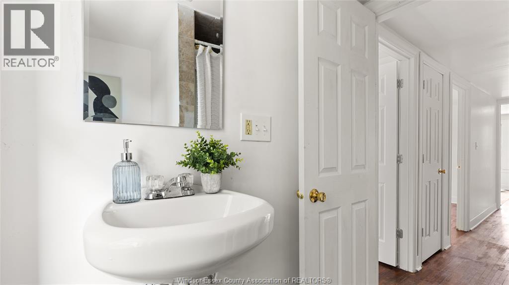 737 Piche, Windsor, ON