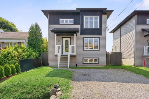 676 Rue des Bosquets  Québec (La Haute-Saint-Charles), QC G3G 1V2