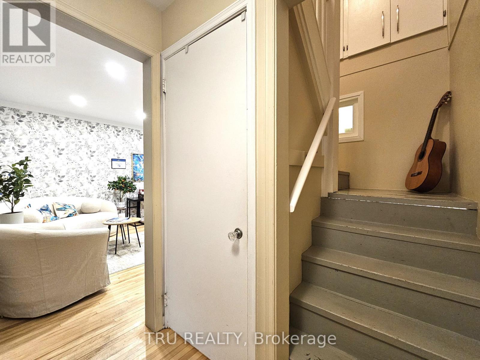 28 Arundel Avenue, Ottawa, ON