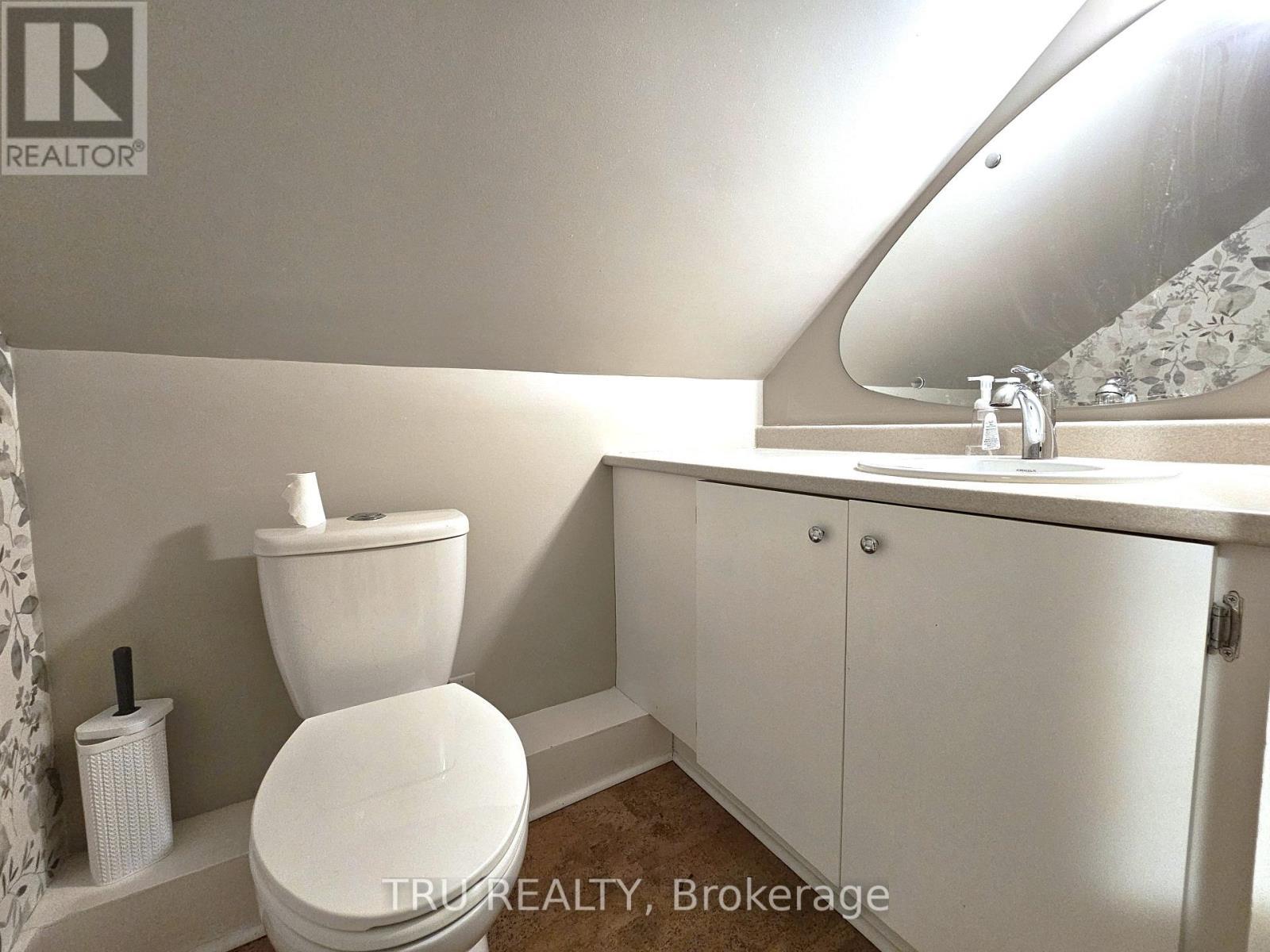 28 Arundel Avenue, Ottawa, ON