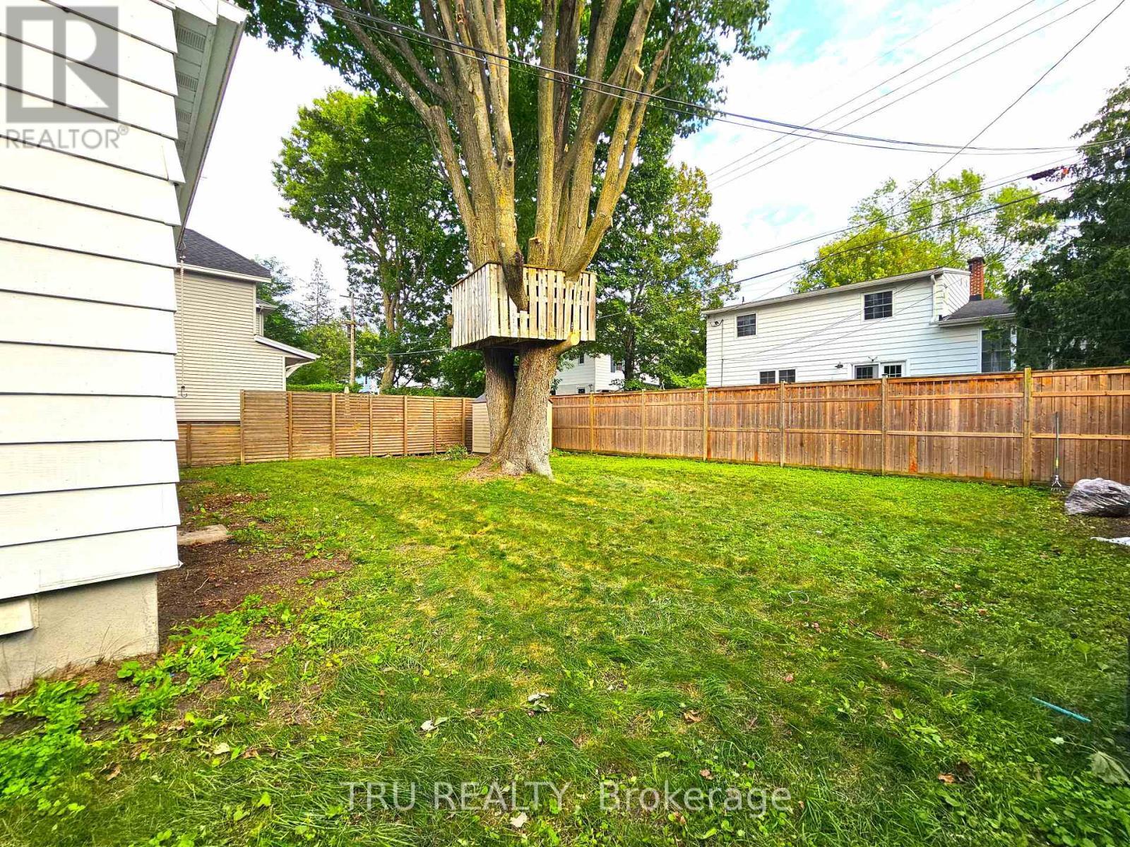 28 Arundel Avenue, Ottawa, ON