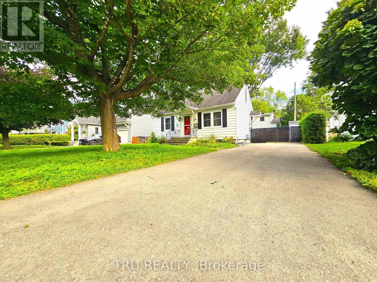 28 Arundel Avenue, Ottawa, ON