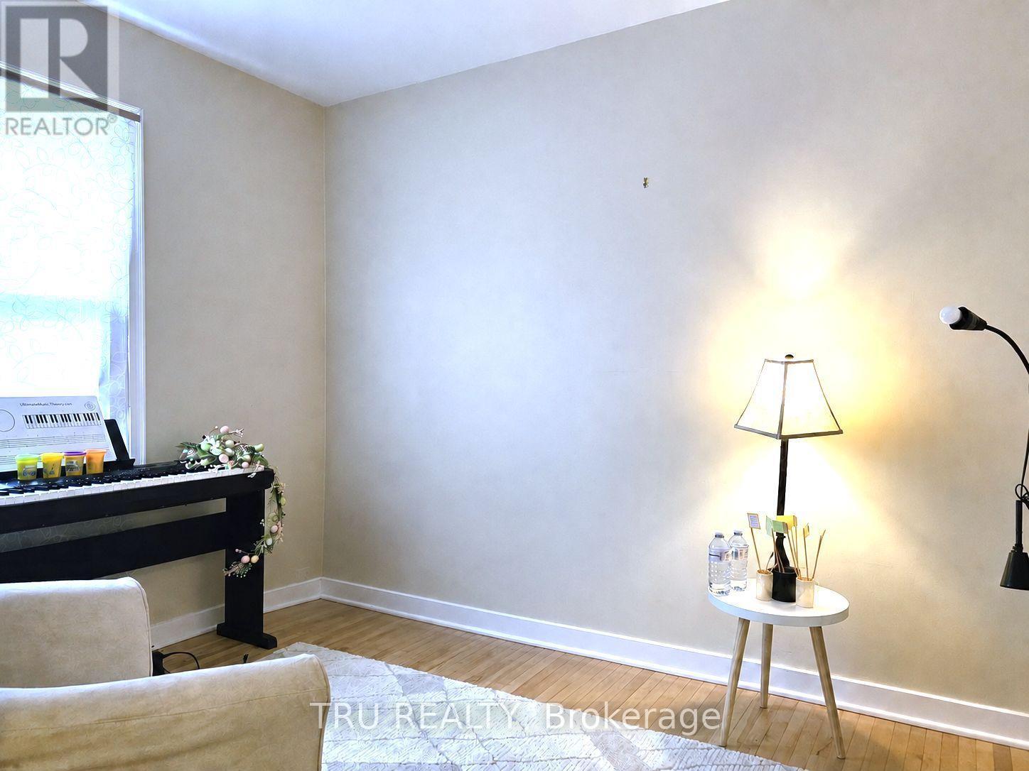 28 Arundel Avenue, Ottawa, ON