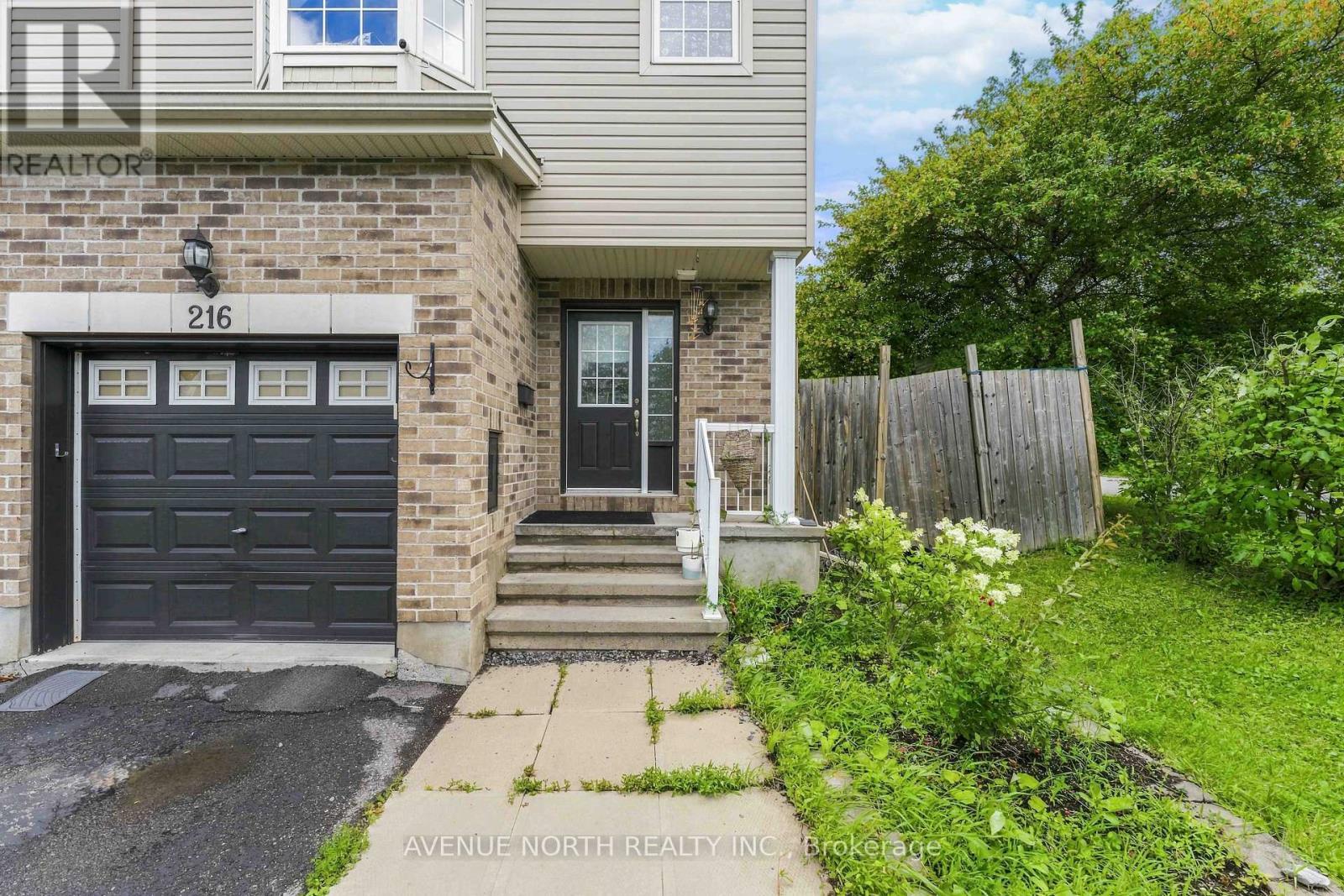 216 Cityview Crescent, Ottawa, ON