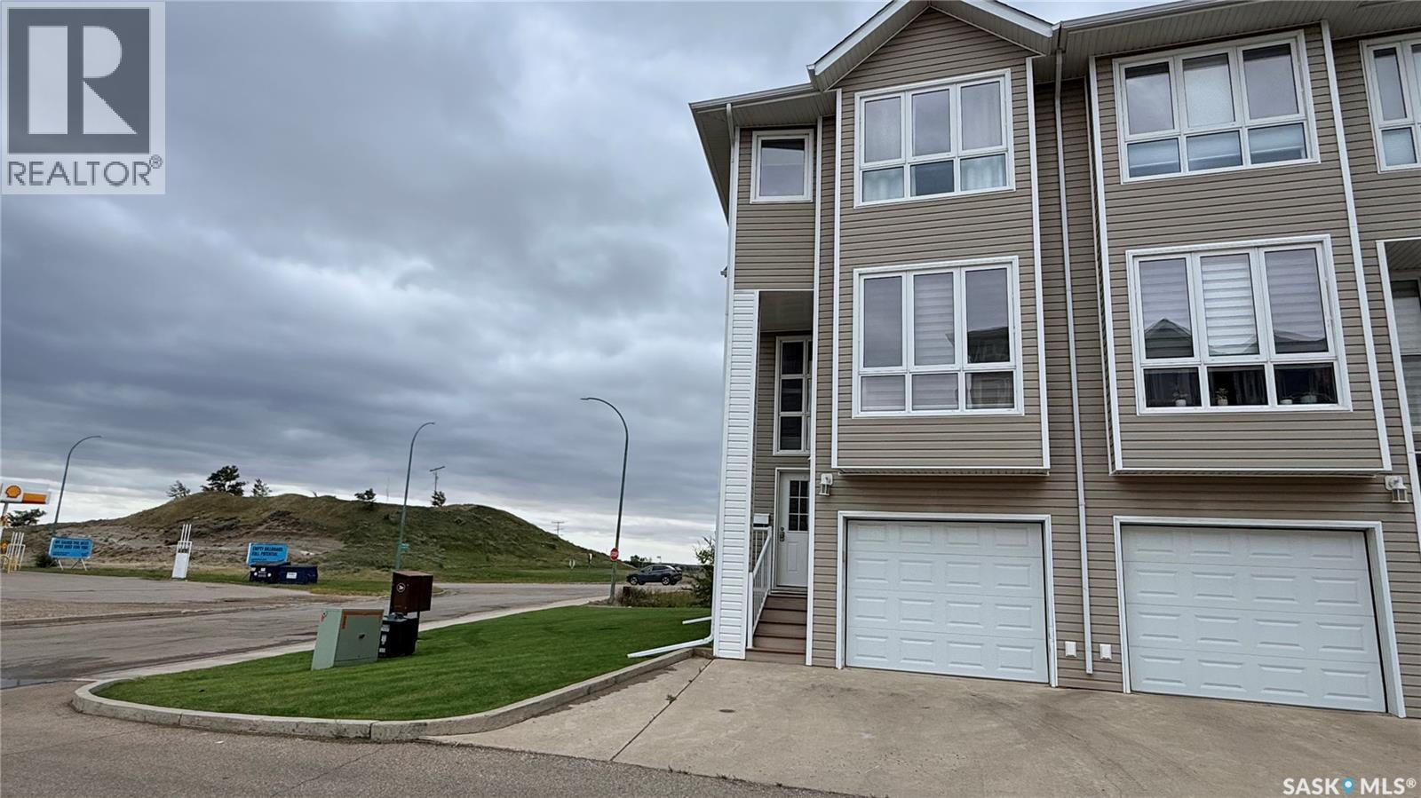 1 697 Sun Valley Drive, Estevan, SK