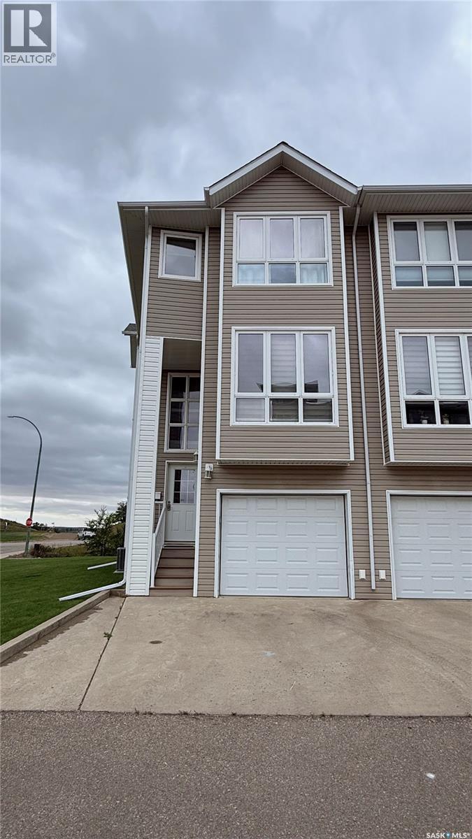 1 697 Sun Valley Drive, Estevan, SK