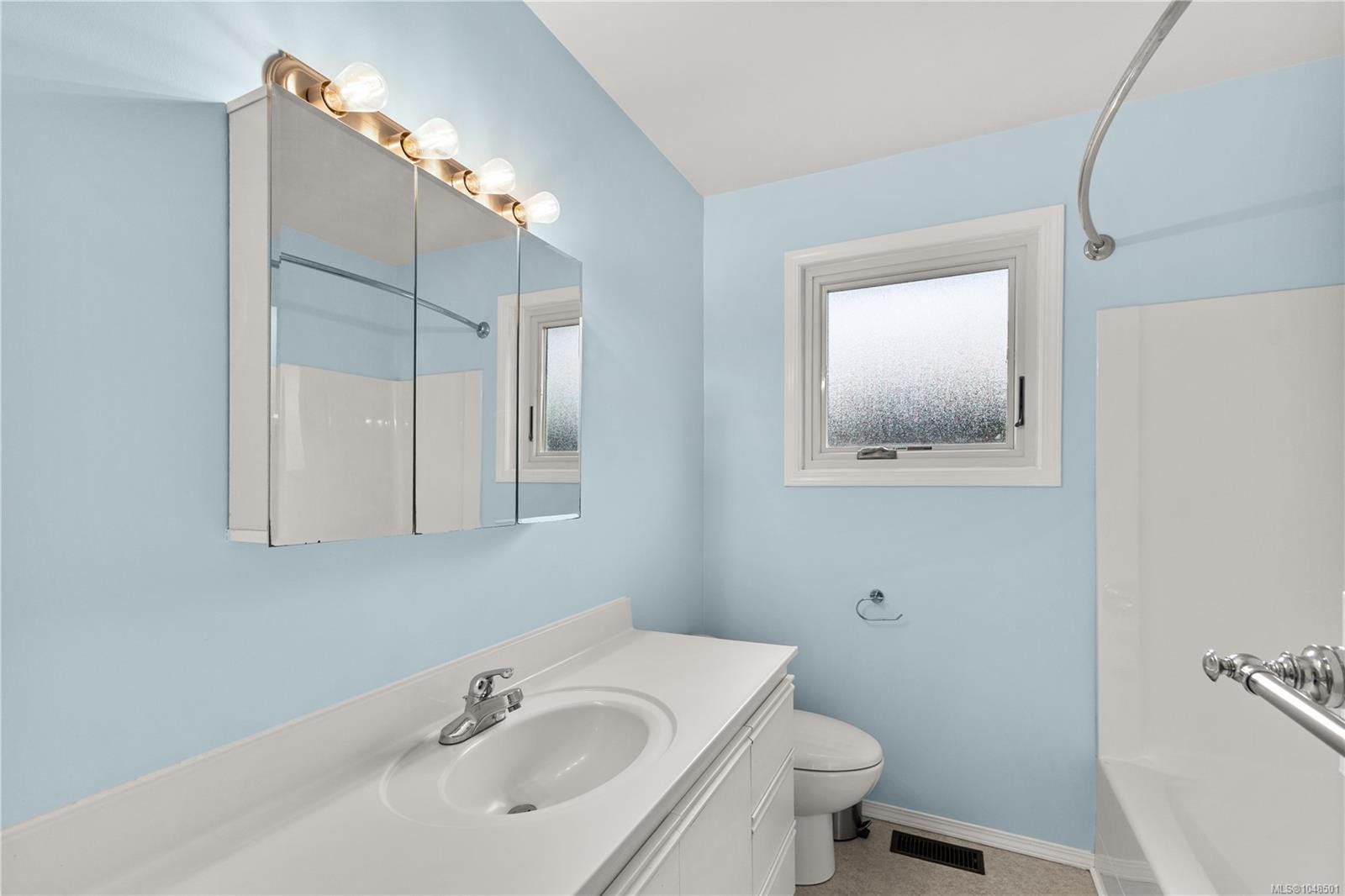 724 Galerno Rd, Campbell River, BC