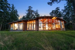 1228 Greenleaf Lane Sidney Island, BC V8L 5Y9