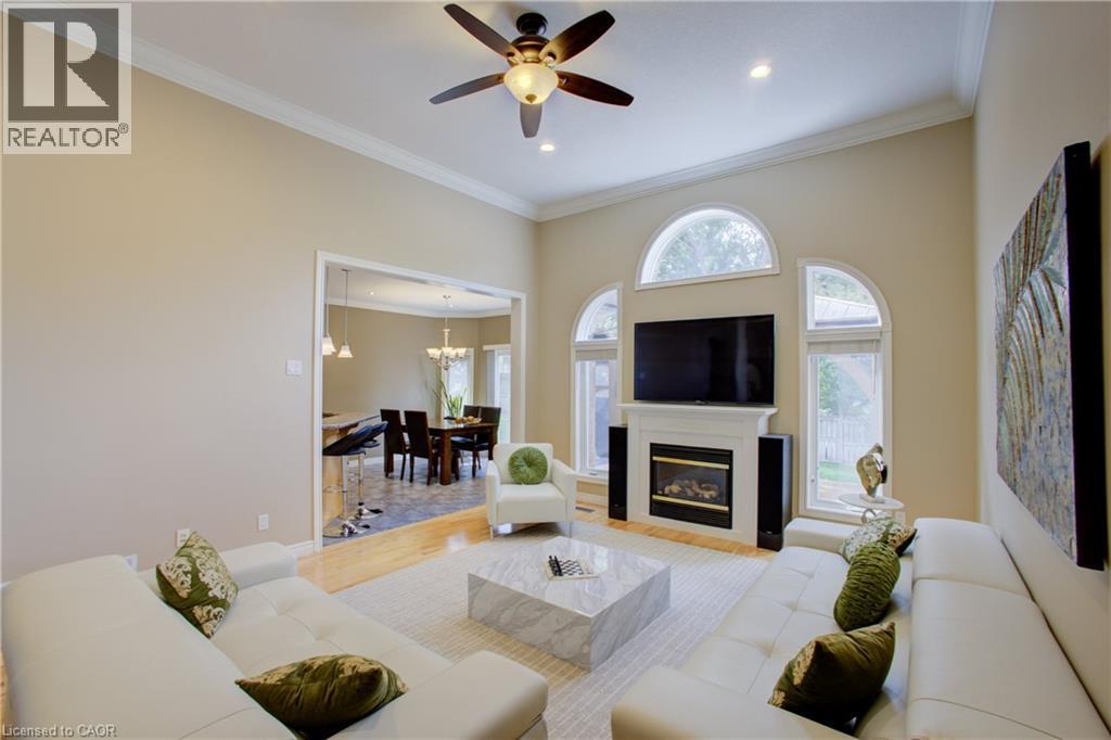 457 Caryndale Drive, Kitchener, ON