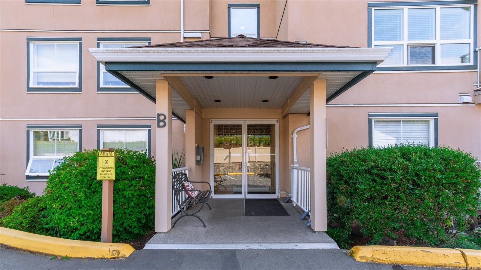 #104B-3000 Oak St, Chemainus, BC