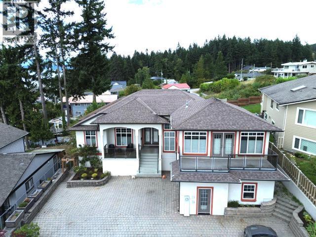 6929 Retaskit Crt, Powell River, BC