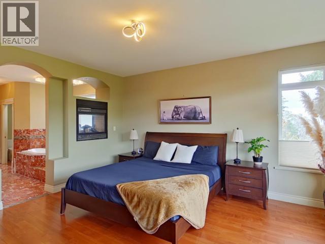 6929 Retaskit Crt, Powell River, BC