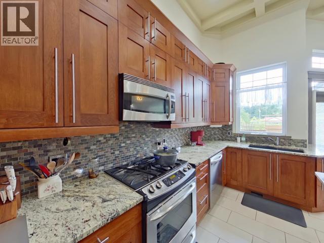 6929 Retaskit Crt, Powell River, BC