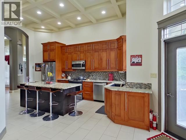 6929 Retaskit Crt, Powell River, BC