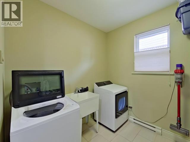6929 Retaskit Crt, Powell River, BC