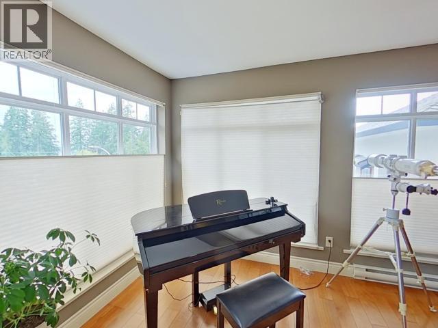 6929 Retaskit Crt, Powell River, BC