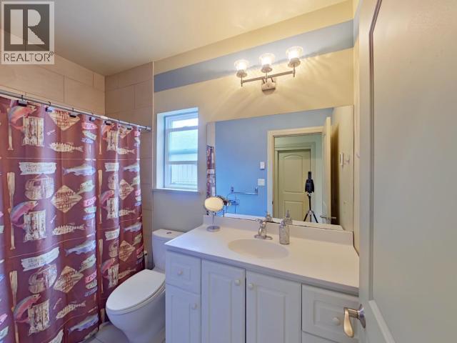 6929 Retaskit Crt, Powell River, BC