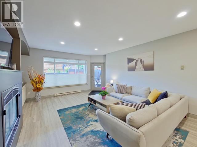 6929 Retaskit Crt, Powell River, BC