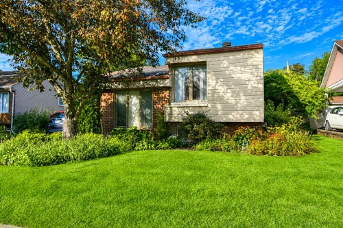999 22e Avenue  Laval (Fabreville), QC H7R 5G6