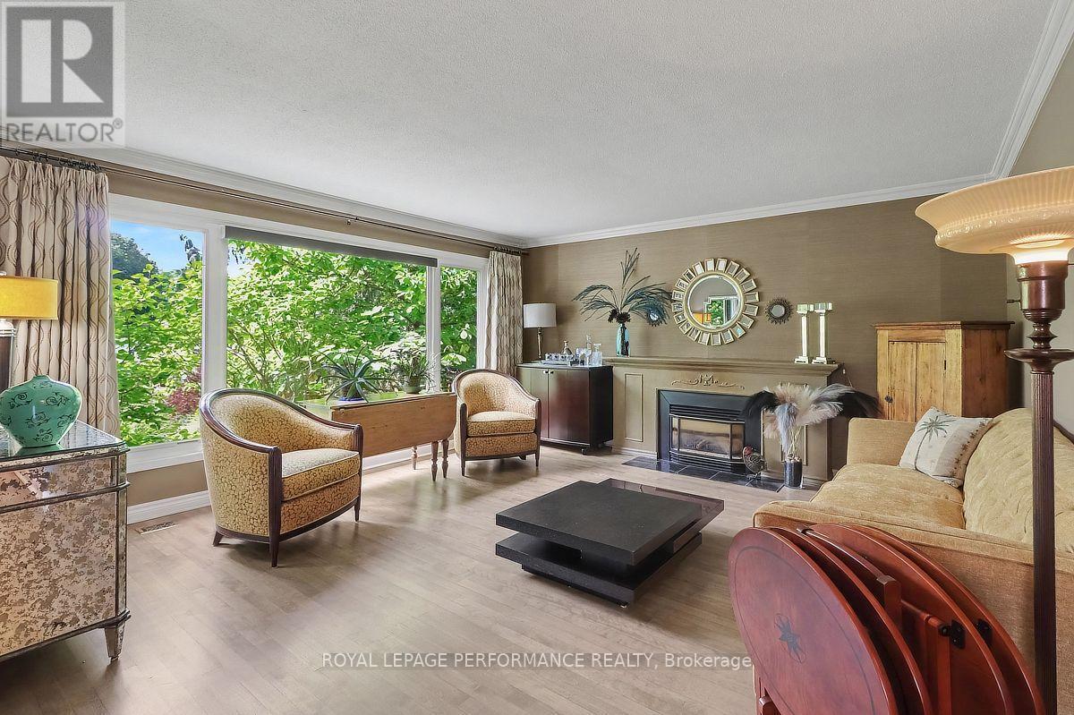 1147 Parkway Drive, Ottawa, ON