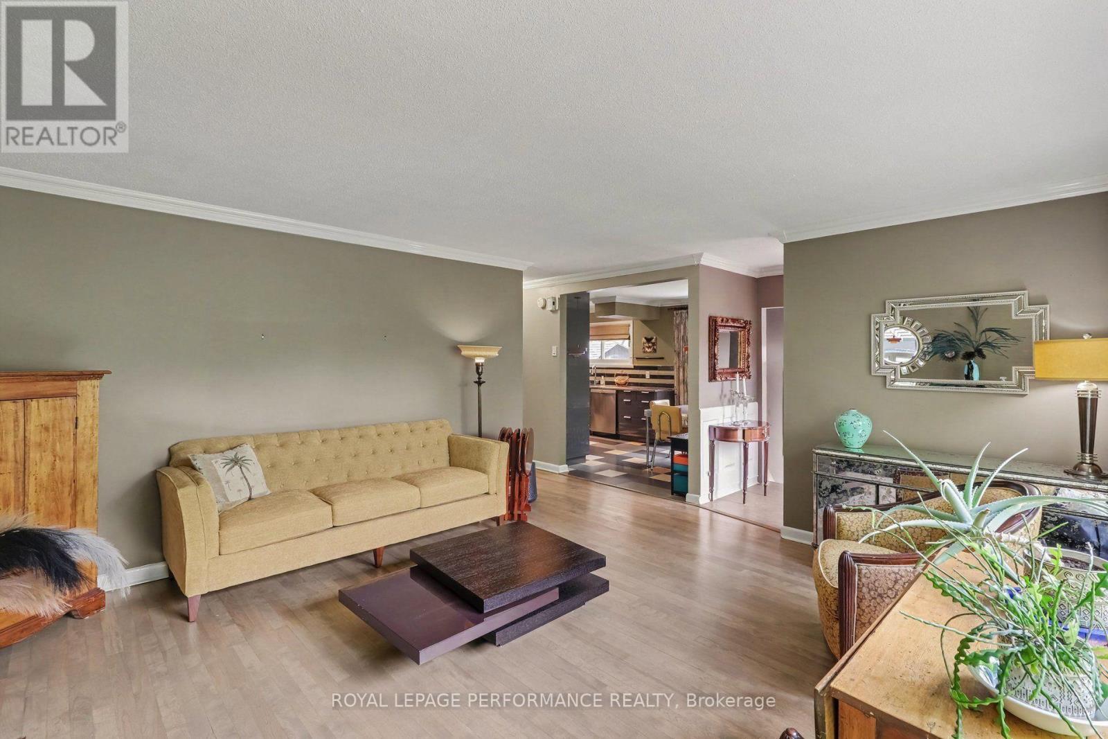 1147 Parkway Drive, Ottawa, ON