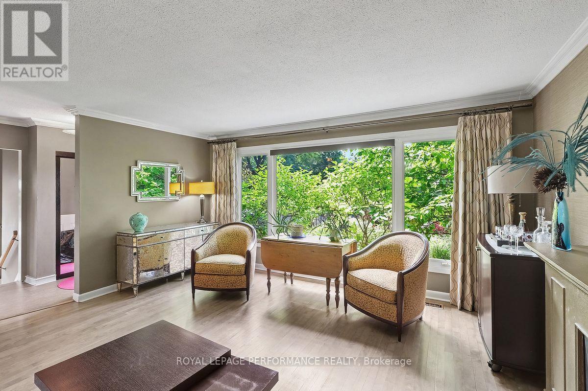 1147 Parkway Drive, Ottawa, ON