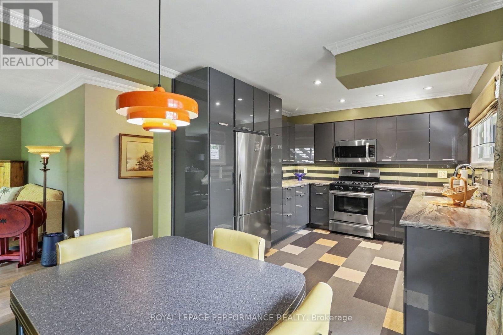 1147 Parkway Drive, Ottawa, ON