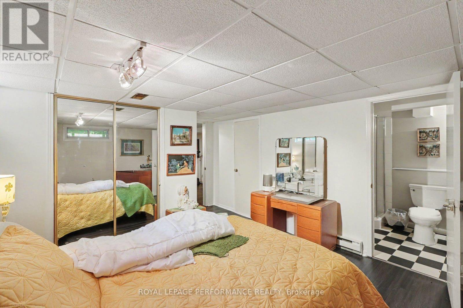 1147 Parkway Drive, Ottawa, ON
