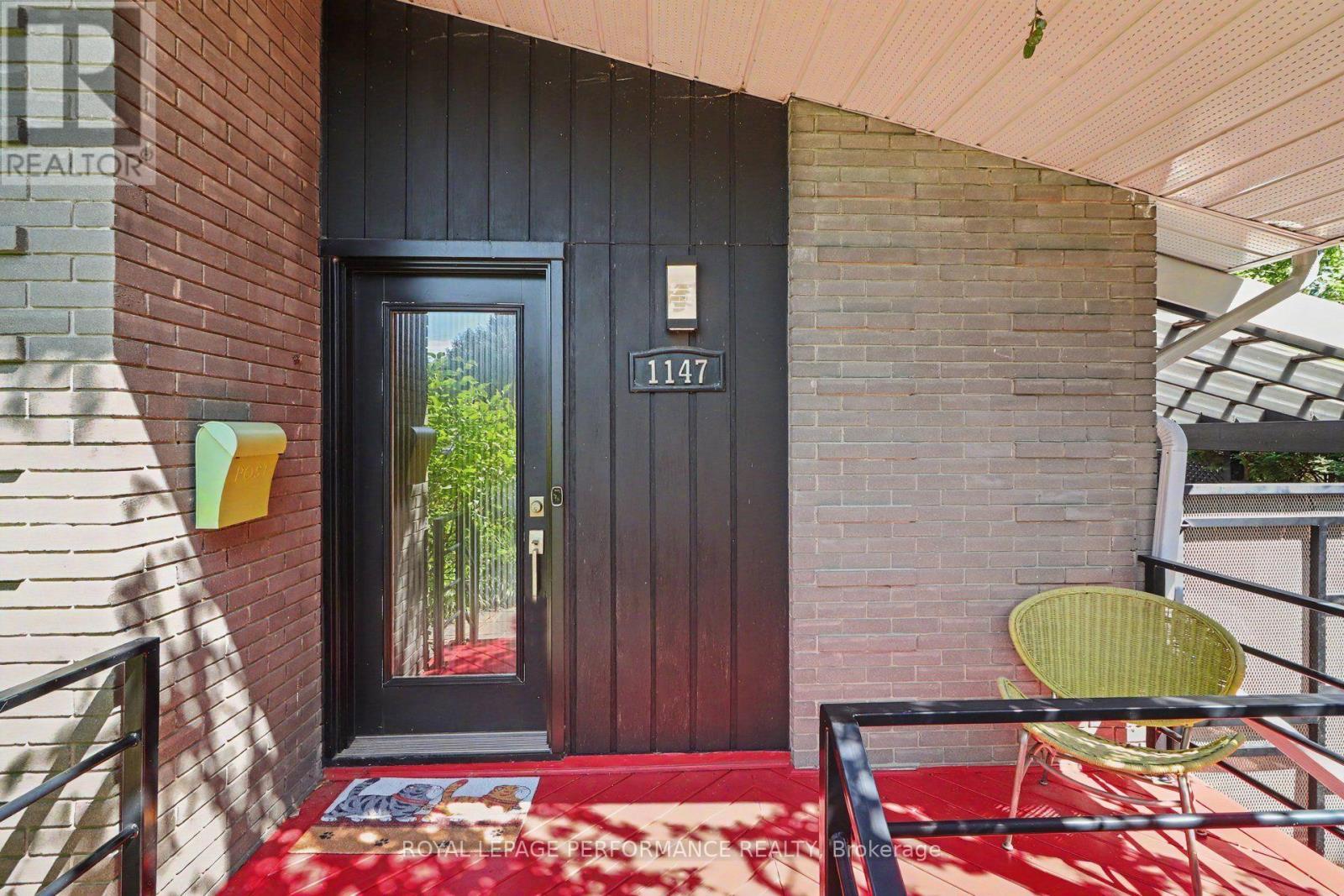 1147 Parkway Drive, Ottawa, ON
