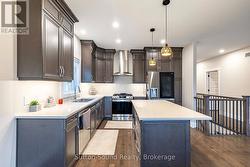 Lots of cupboards - 