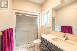 Ensuite with walkin shower - 