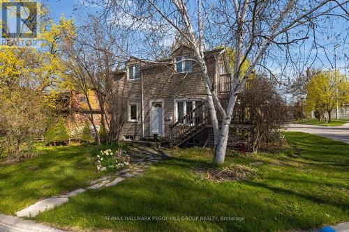 621 LYDIA STREET  Newmarket, ON L3Y 1M4