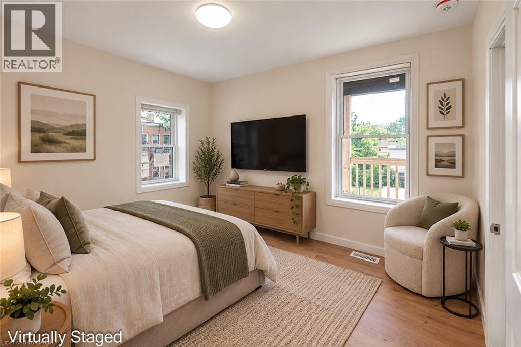 60 William Street, Hamilton, ON