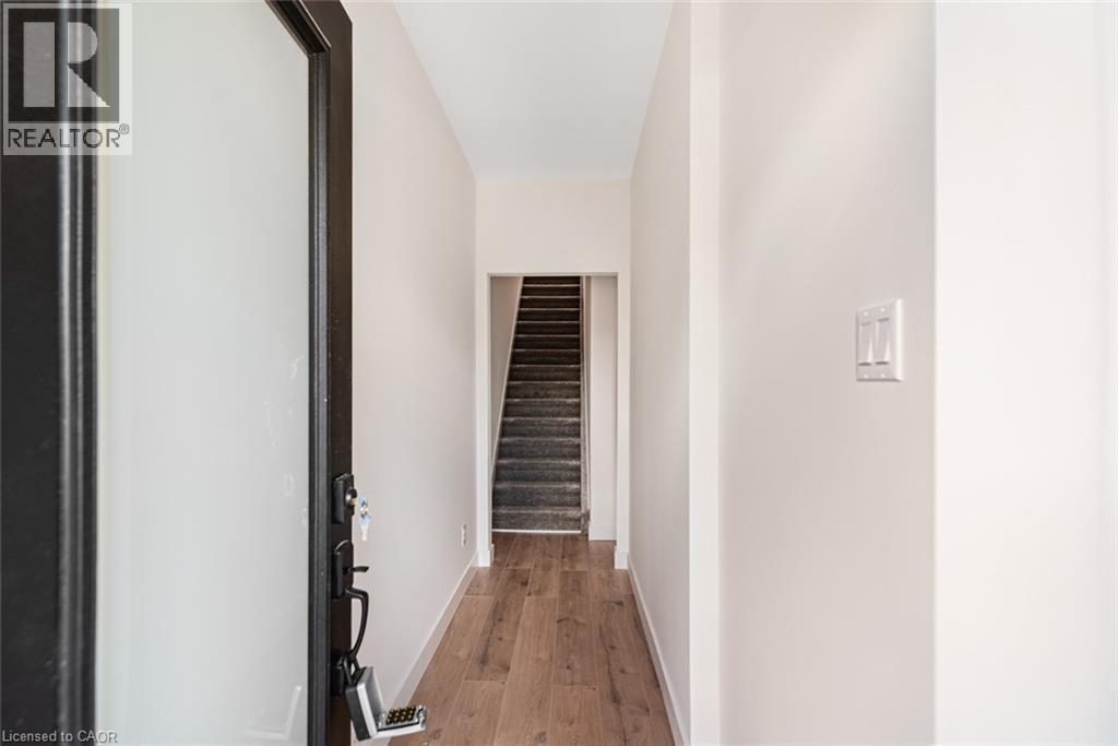 60 William Street, Hamilton, ON