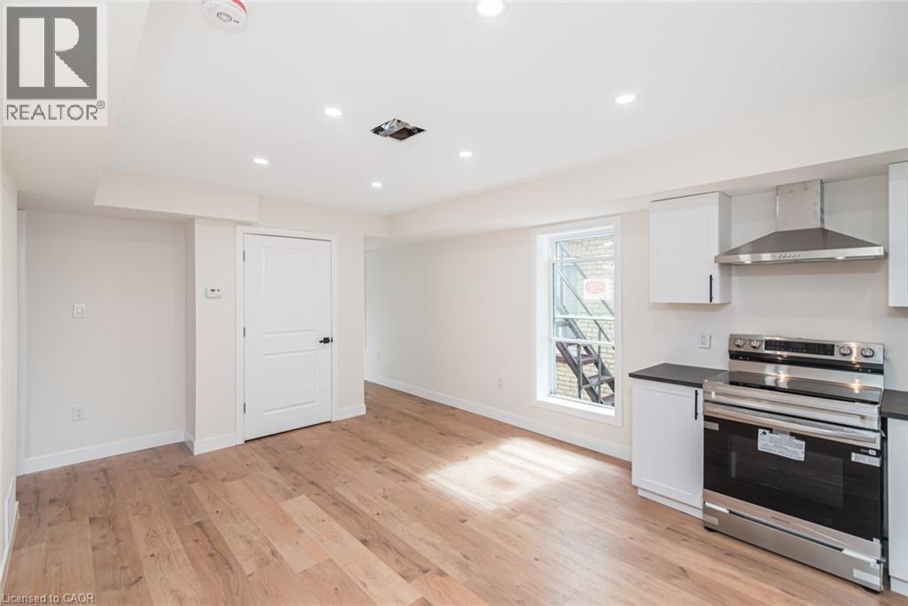 60 William Street, Hamilton, ON