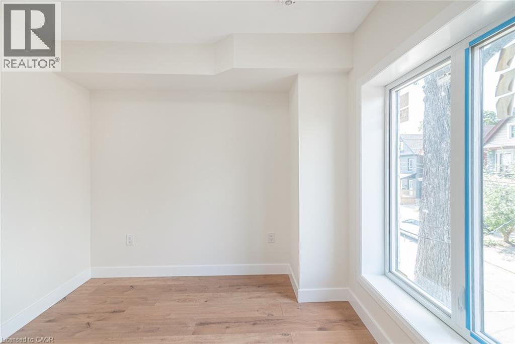 60 William Street, Hamilton, ON