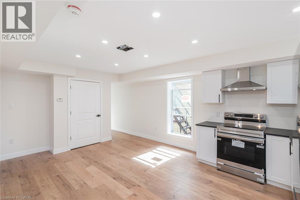 60 William Street, Hamilton, ON