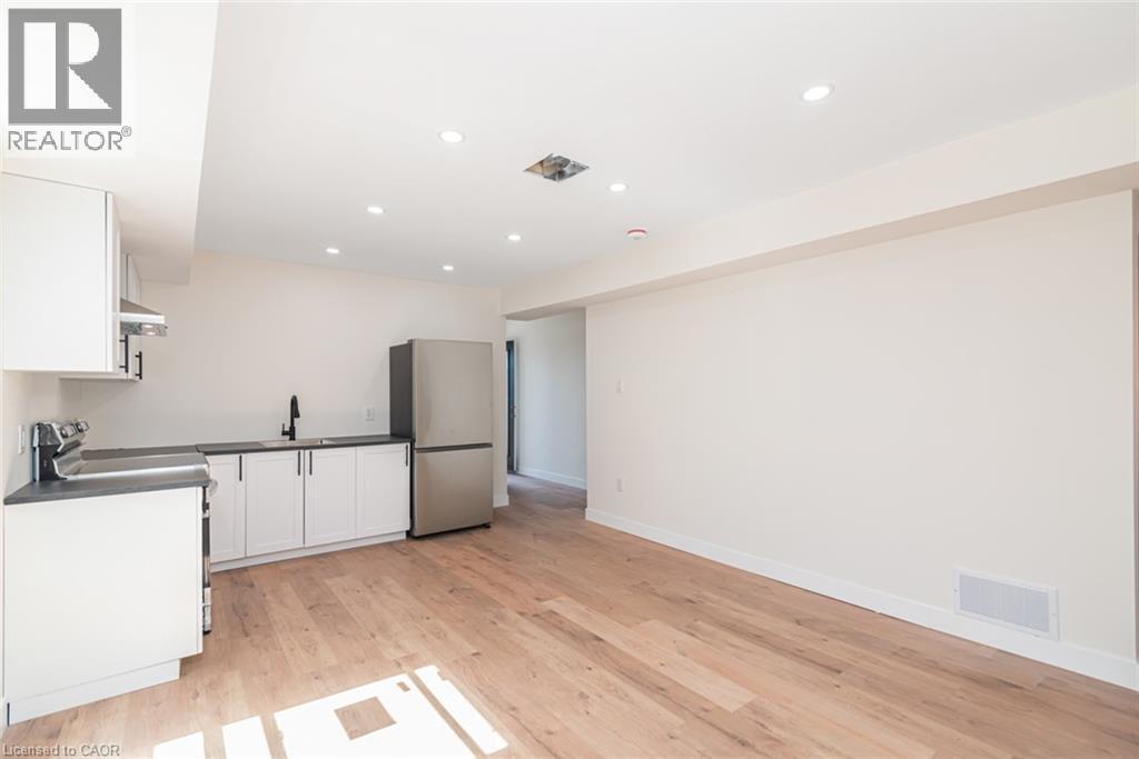 60 William Street, Hamilton, ON