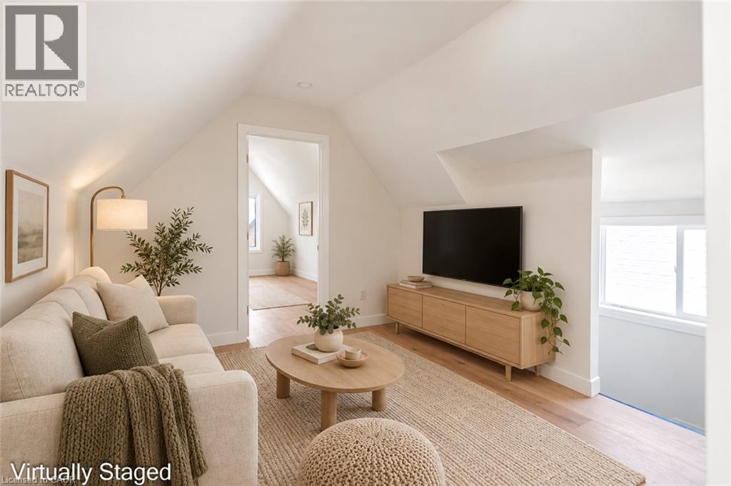 60 William Street, Hamilton, ON