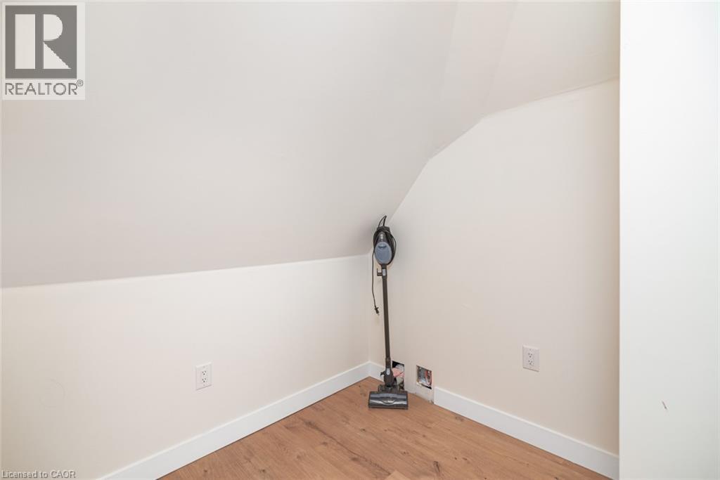 60 William Street, Hamilton, ON