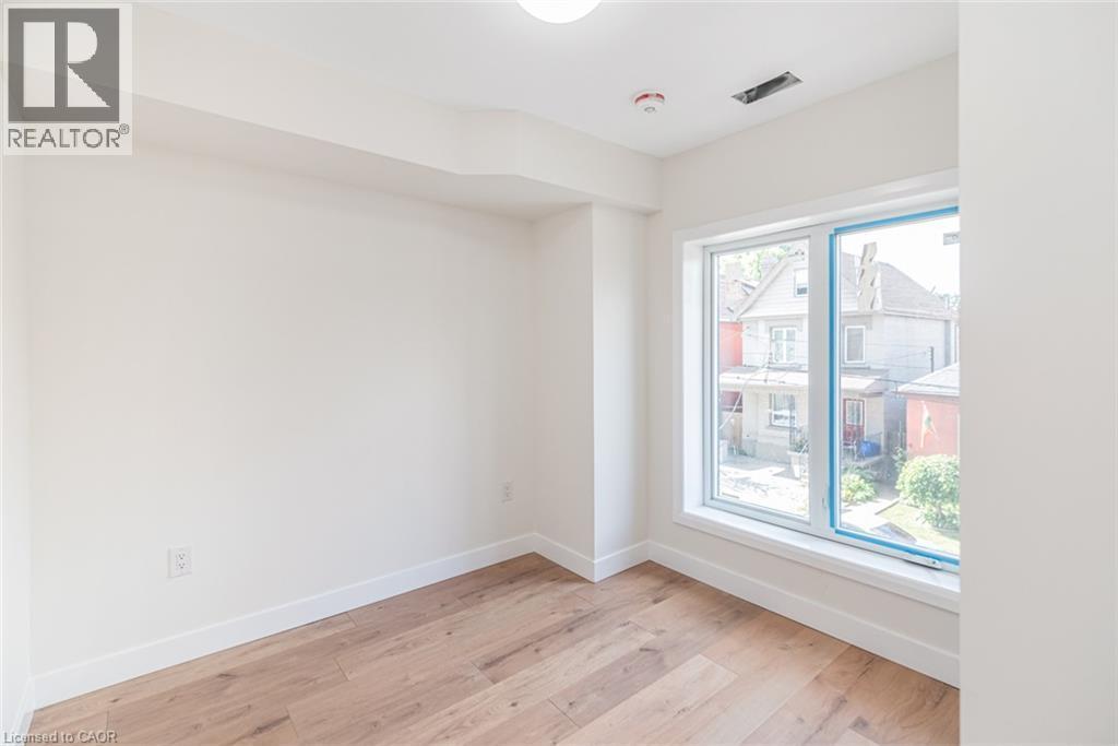 60 William Street, Hamilton, ON