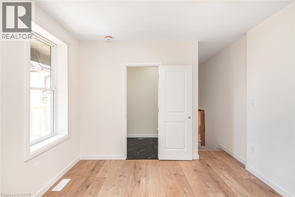 60 William Street, Hamilton, ON