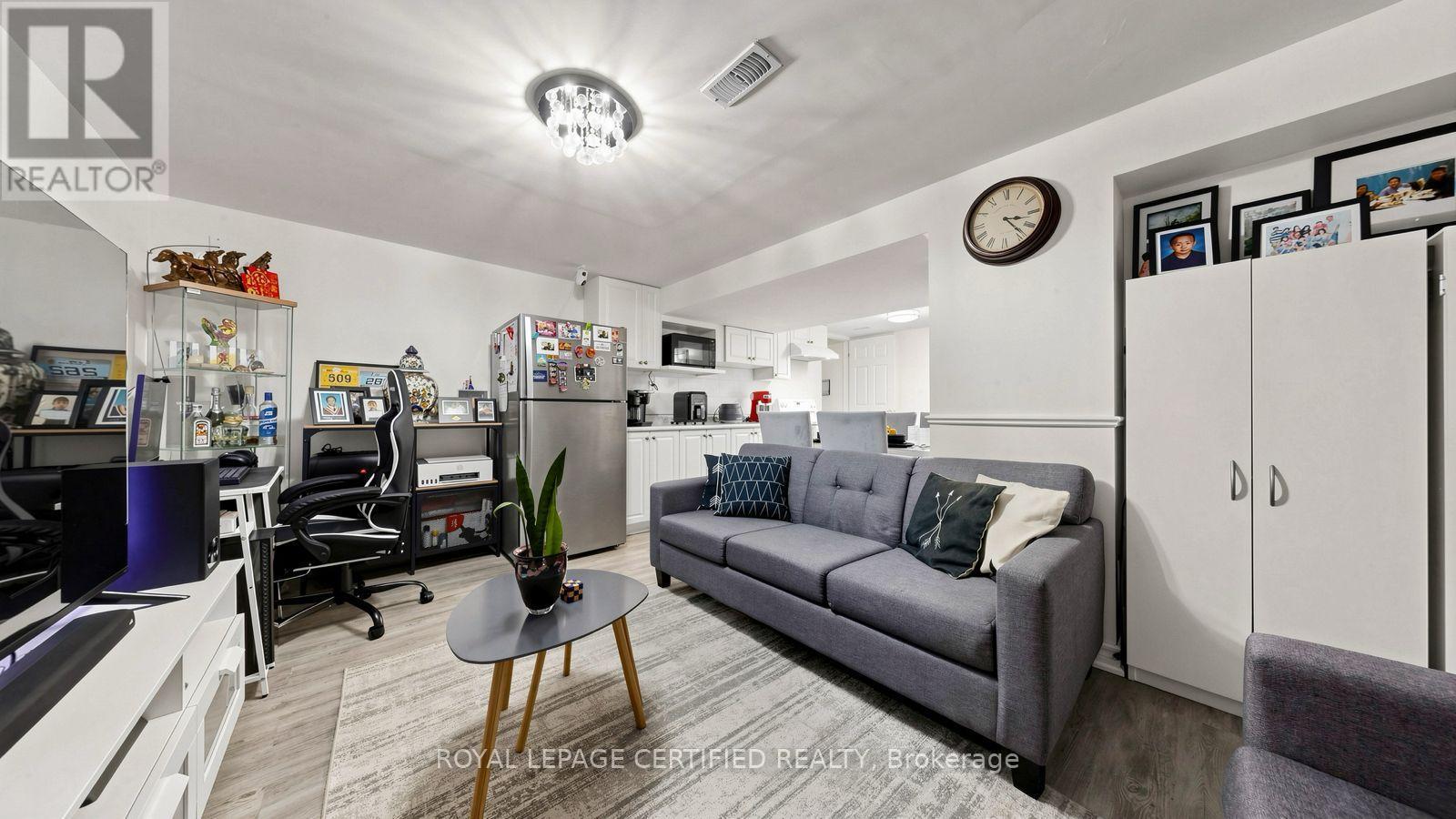 922A Danforth Road, Toronto, ON