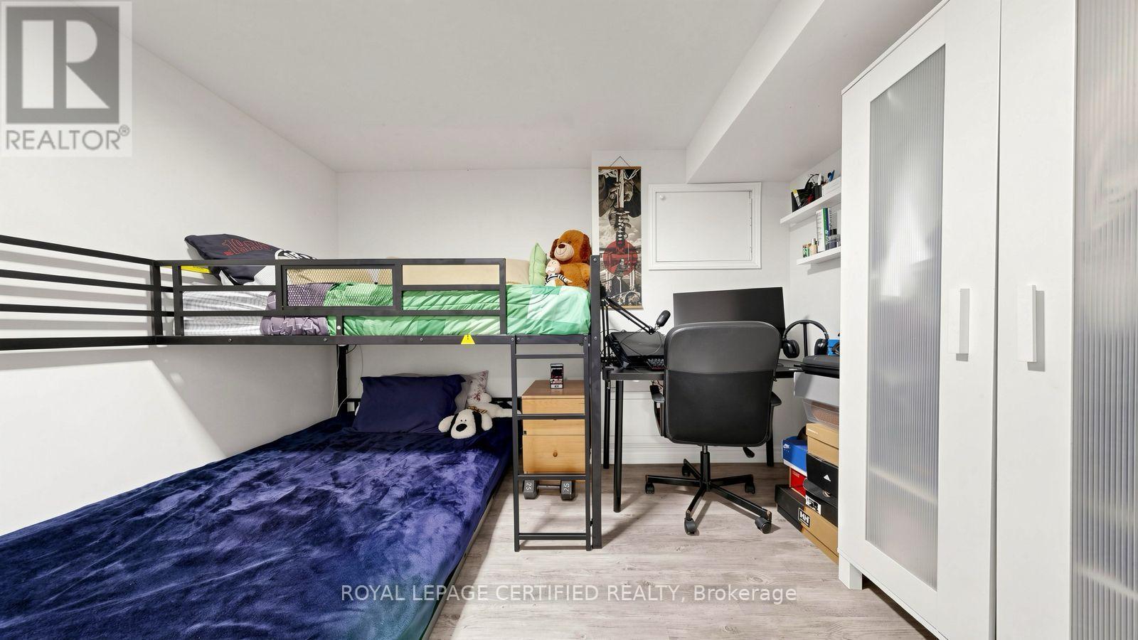 922A Danforth Road, Toronto, ON