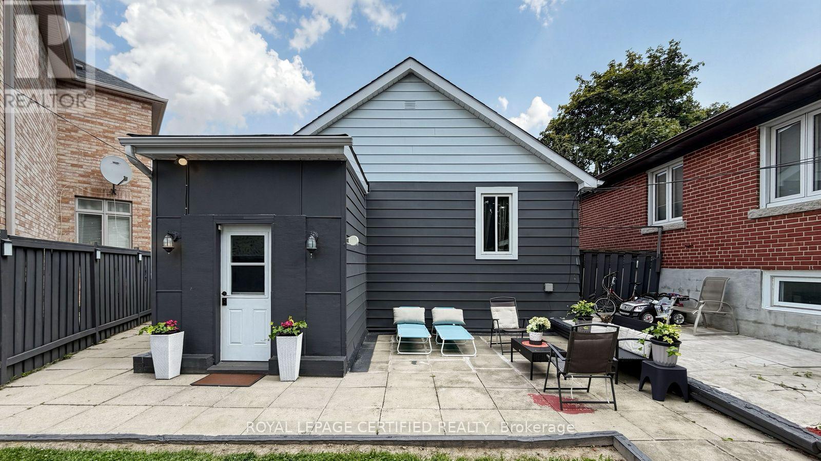 922A Danforth Road, Toronto, ON
