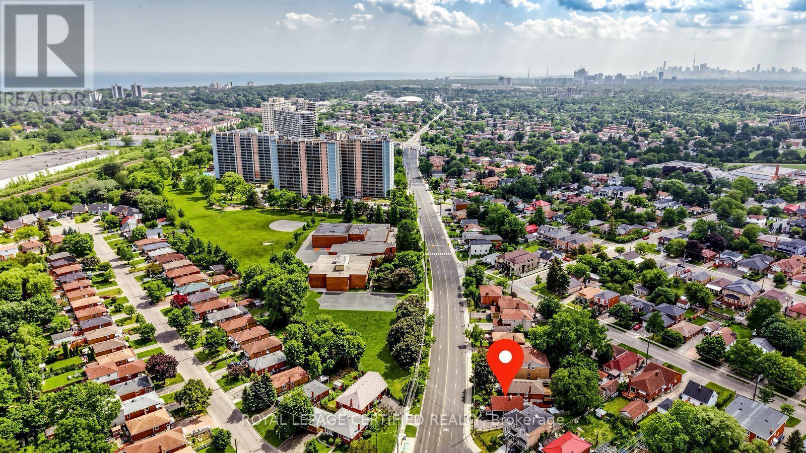 922A Danforth Road, Toronto, ON