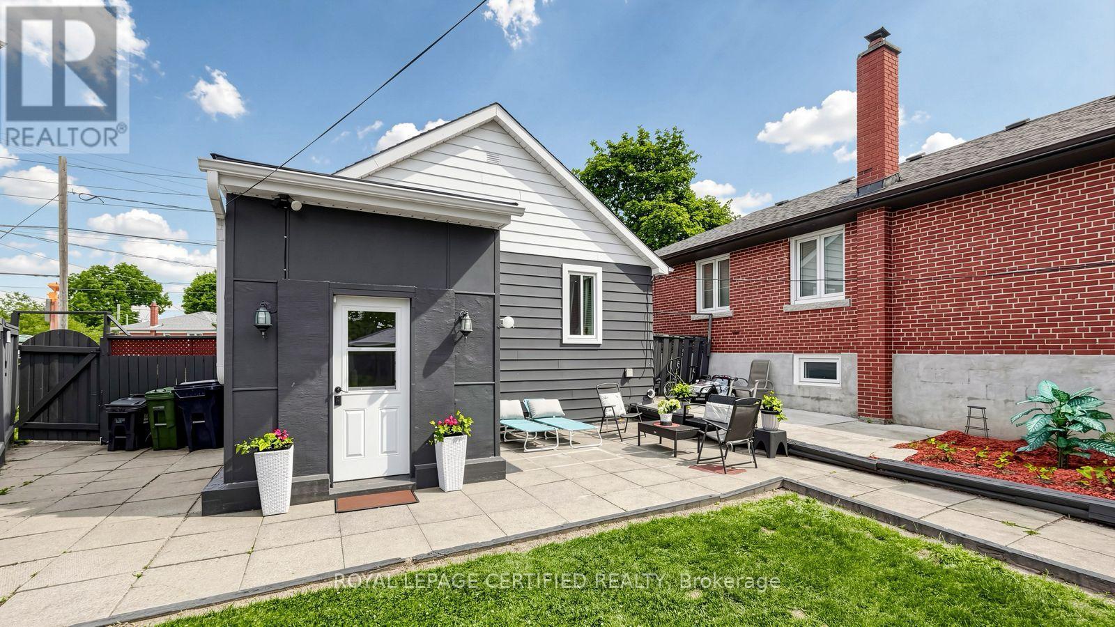 922A Danforth Road, Toronto, ON